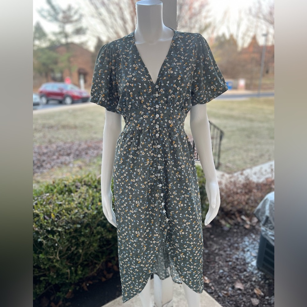 Floral Printed V-Neck Short Sleeve Dress